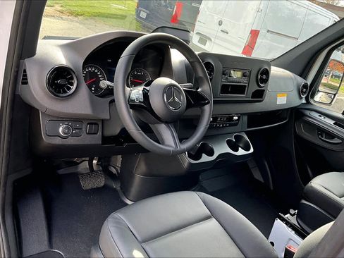 New 2025 Mercedes-Benz Sprinter 2500 image 10