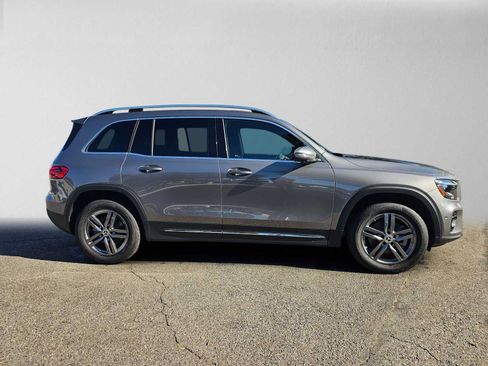 Used 2026 Mercedes-Benz GLB 250 4MATIC image 2