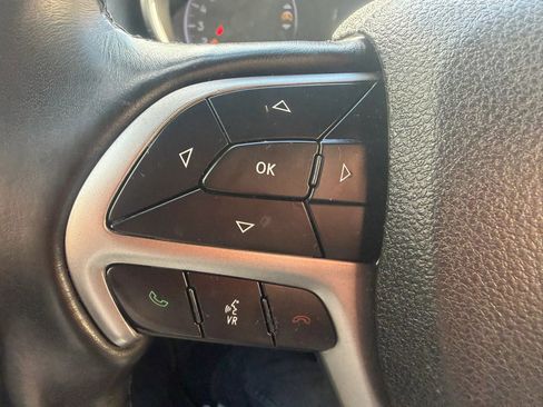 Used 2018 Jeep Grand Cherokee Limited AWD/4WD image 13