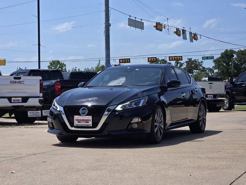 Used 2019 Nissan Altima 2.0 Edition One FWD image 2
