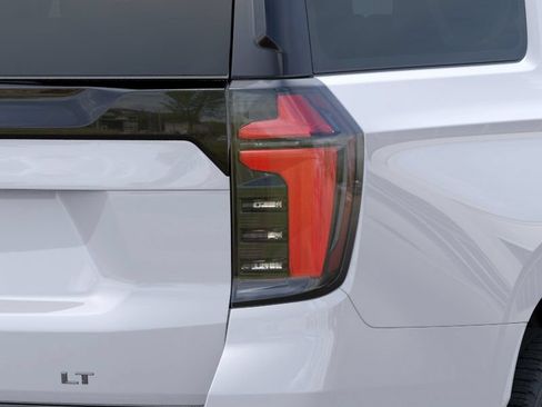 New 2026 Chevrolet Suburban LT RWD image 11