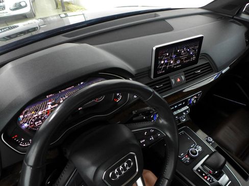 Used 2019 Audi Q5 2.0T Premium Plus w/ Premium Plus Package image 19