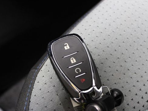 Used 2025 Chevrolet Trax LT image 44