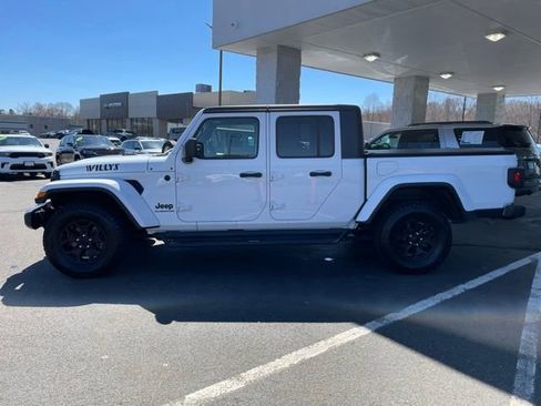 Used 2021 Jeep Gladiator Sport AWD/4WD image 9