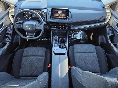 Used 2025 Nissan Rogue SV image 16