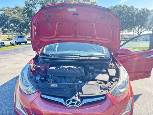 Used 2015 Hyundai Elantra SE w/ Option Group 02 FWD image 11