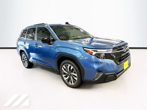 Used 2025 Subaru Forester Touring AWD/4WD image 3