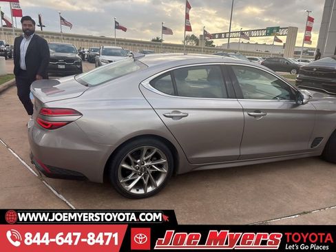 Used 2022 Genesis G70 2.0T image 3