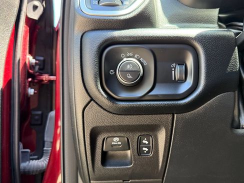 Used 2022 RAM 1500 Big Horn AWD/4WD image 22