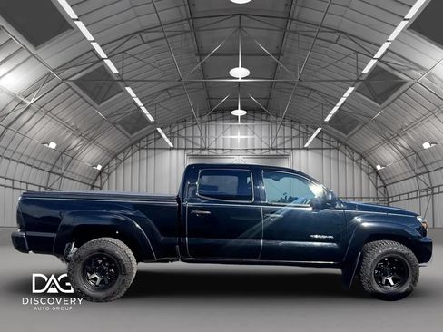 Used 2015 Toyota Tacoma 4x4 Double Cab w/ SR5 Package image 4