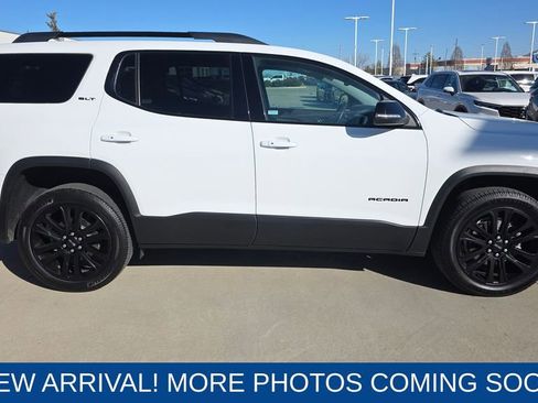 Used 2022 GMC Acadia SLT w/ Elevation Edition image 6