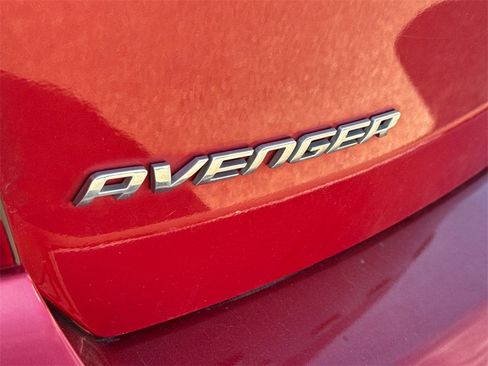 Used 2013 Dodge Avenger SXT image 20