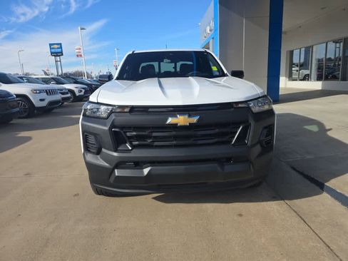 Used 2024 Chevrolet Colorado W/T w/ Safety Package image 3