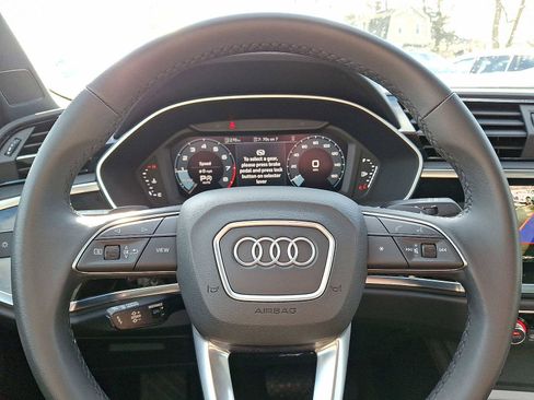 Certified 2025 Audi Q3 2.0T Premium w/ Convenience Package image 16