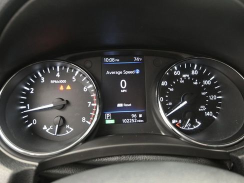 Used 2018 Nissan Rogue SV AWD/4WD image 16