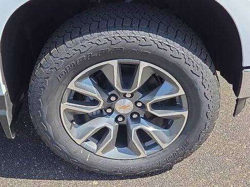 New 2026 Chevrolet Silverado 1500 LT w/ Z71 Off-Road Package AWD/4WD image 6