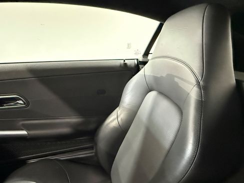 Used 2005 Chrysler Crossfire Limited RWD image 26