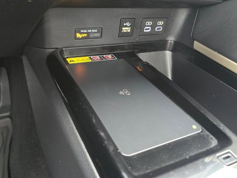 Used 2025 Toyota Camry XSE AWD/4WD image 27