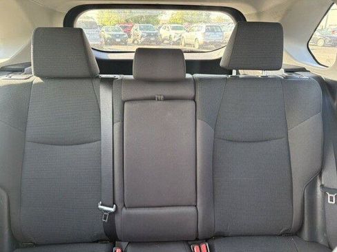 Used 2021 Toyota RAV4 LE AWD/4WD image 11