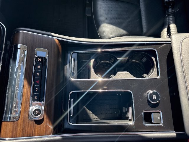 Used 2025 Lincoln Aviator Reserve w/ Jet Appearance Package AWD/4WD image 29