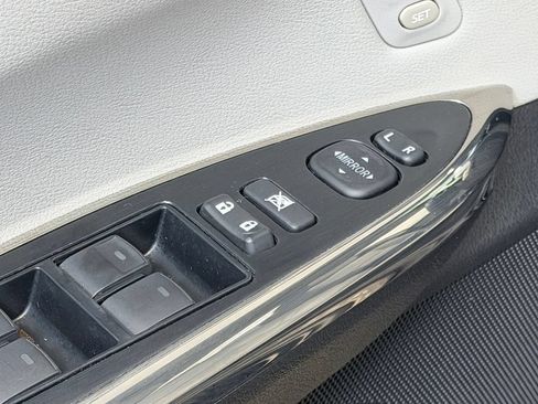 Used 2015 Toyota Avalon Limited FWD image 12