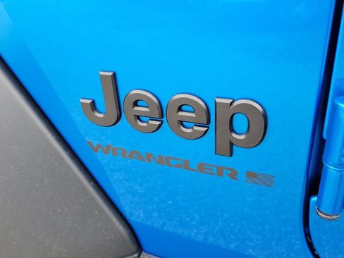 Used 2025 Jeep Wrangler Unlimited Sport AWD/4WD image 5