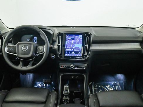 Certified 2026 Volvo XC40 B5 Plus AWD/4WD image 15