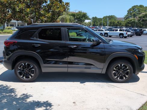 Used 2023 Chevrolet TrailBlazer LT AWD/4WD image 11