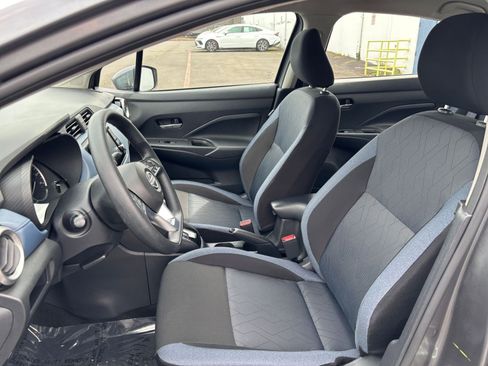 Used 2025 Nissan Versa SV FWD image 60