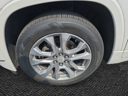 Used 2018 Chevrolet Traverse Premier AWD/4WD image 11