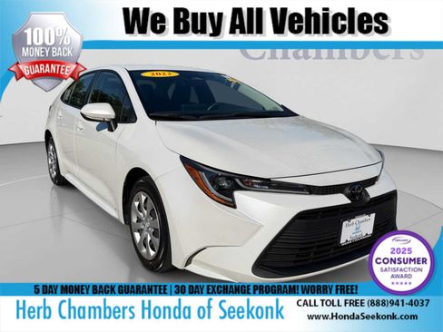 Used 2023 Toyota Corolla LE w/ Carpet Mat Package (TMS) FWD image 23