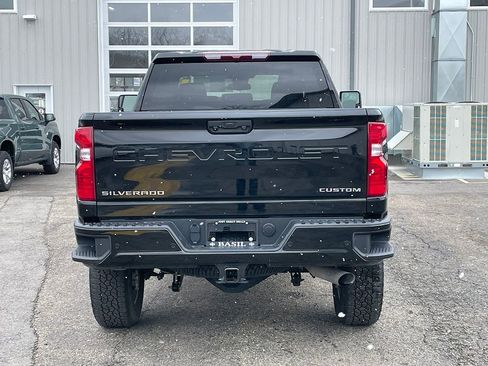 Used 2025 Chevrolet Silverado 2500 Custom w/ Custom Value Package AWD/4WD image 12