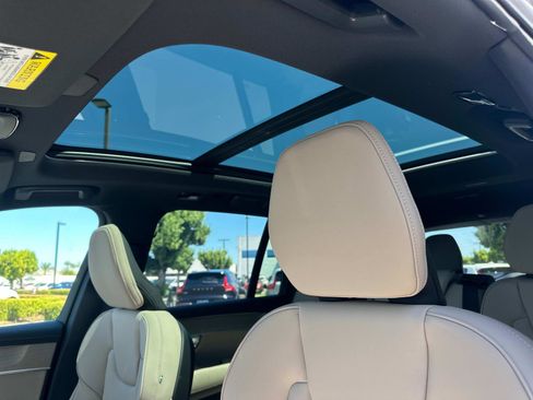 Certified 2026 Volvo XC90 B5 Plus image 24