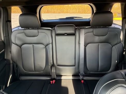New 2025 Jeep Grand Cherokee Limited w/ Black Appearance Package AWD/4WD image 20