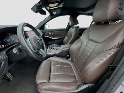 Used 2019 BMW 330i Sedan w/ M Sport Package image 13