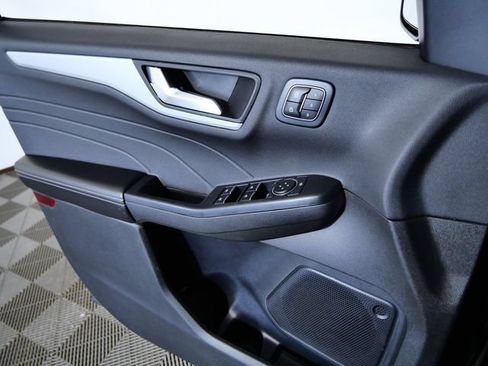 Certified 2025 Ford Escape Platinum AWD/4WD image 27