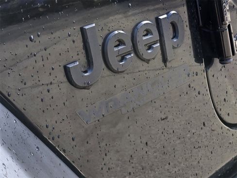 Used 2022 Jeep Wrangler Unlimited Sport image 17