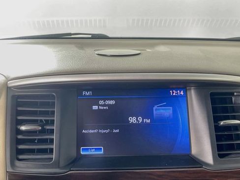 Used 2015 Nissan Pathfinder SL w/ SL Tech Package FWD image 16
