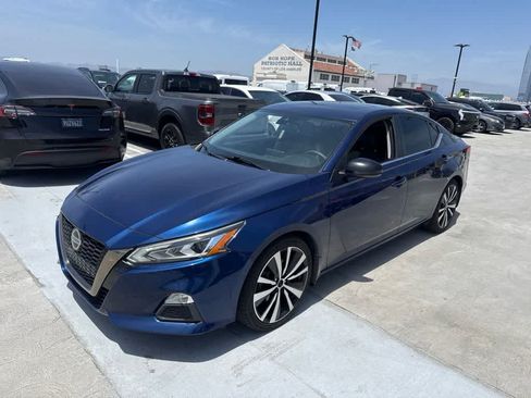 Used 2020 Nissan Altima 2.5 SR w/ Premium Package FWD image 1