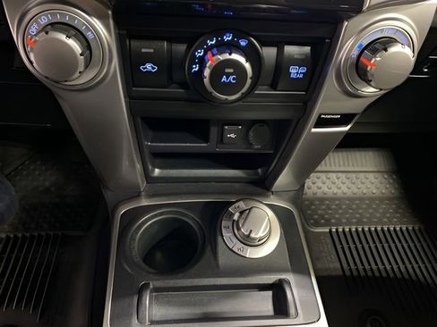 Used 2021 Toyota 4Runner SR5 Premium w/ Moonroof Package AWD/4WD image 18