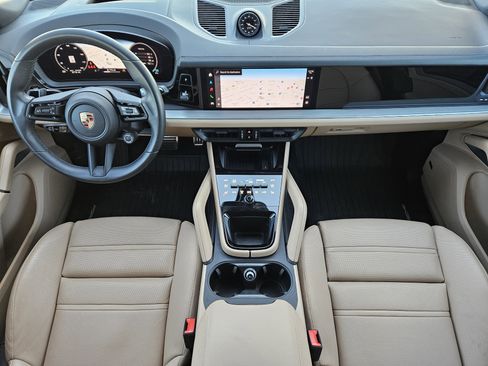 Certified 2025 Porsche Cayenne S image 24