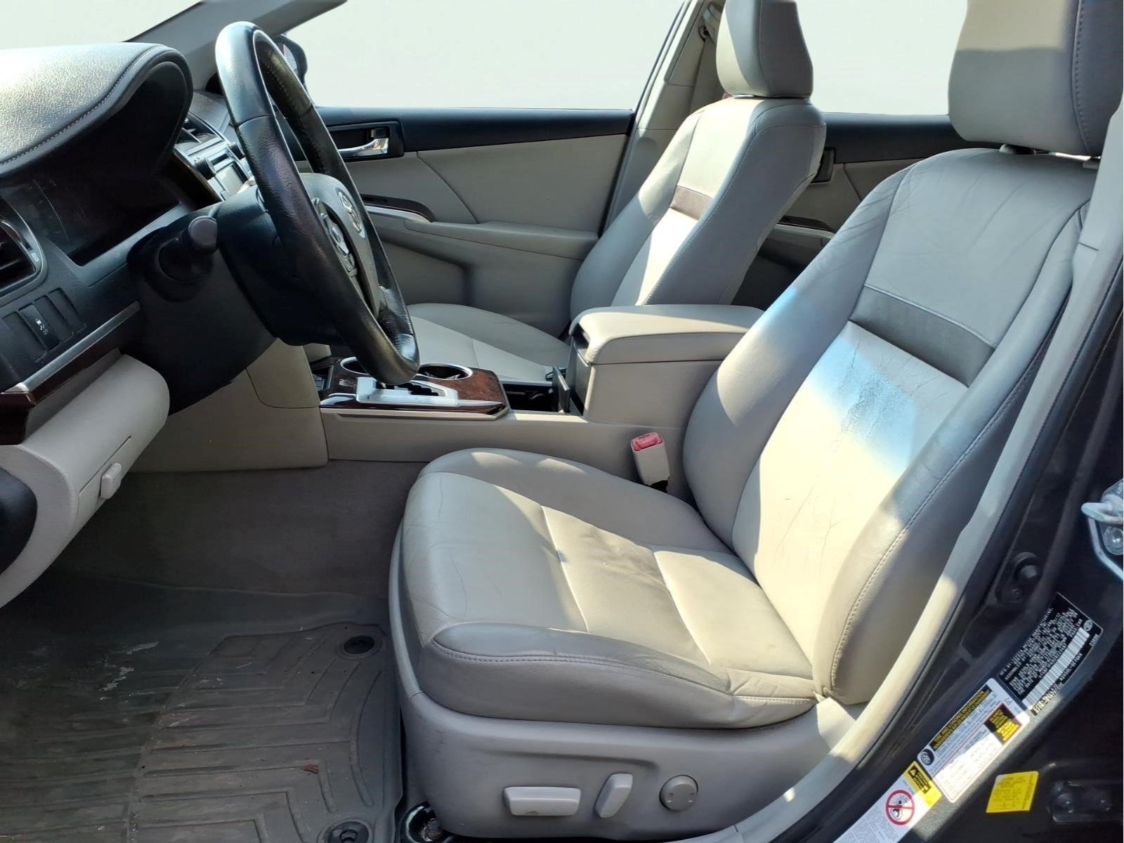 Used 2012 Toyota Camry XLE w/ Leather Pkg FWD image 7