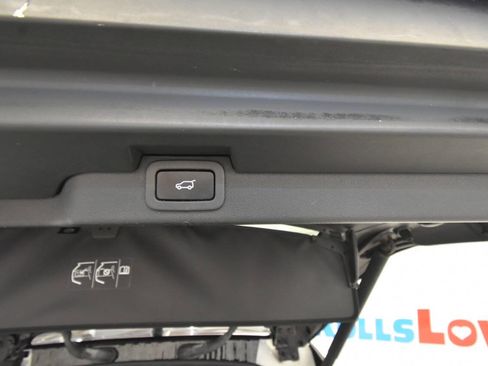 Used 2020 Land Rover Discovery Landmark AWD/4WD image 41