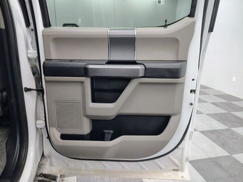 Used 2019 Ford F150 XLT w/ XTR Package image 16