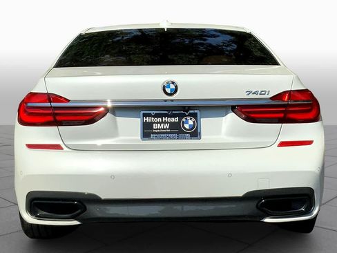 Used 2017 BMW 740i RWD image 4