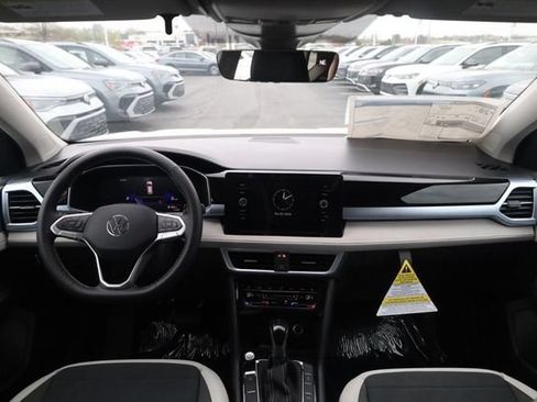 New 2026 Volkswagen Taos SE AWD/4WD image 7