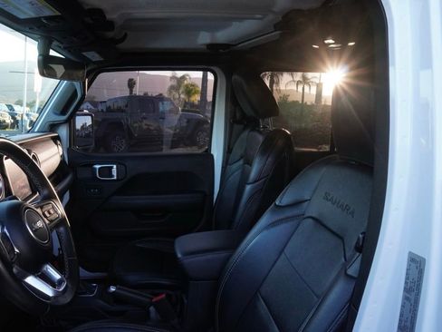 Used 2022 Jeep Wrangler Unlimited Sahara image 18