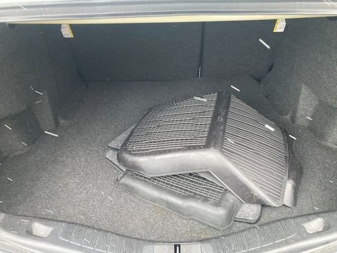 Used 2017 Ford Fusion SE w/ Fusion SE Technology Package image 27