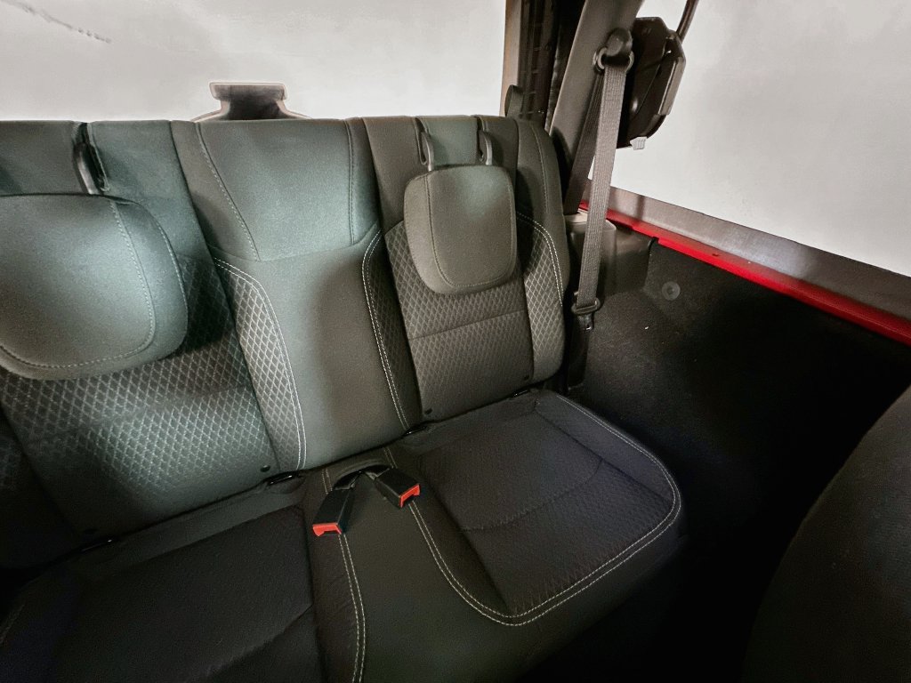 Used 2021 Jeep Wrangler Sport AWD/4WD image 14