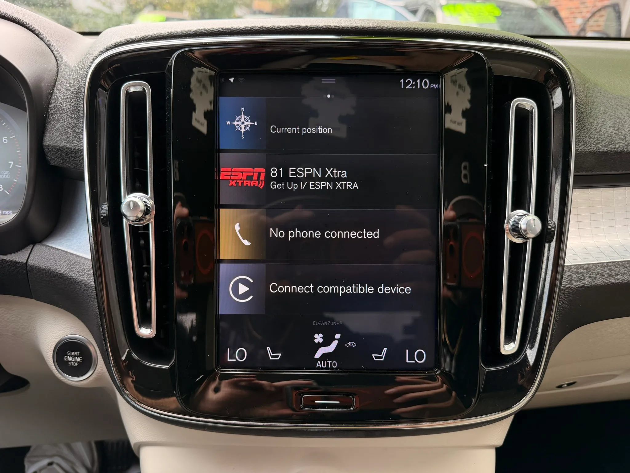 Used 2019 Volvo XC40 T4 Momentum FWD image 21